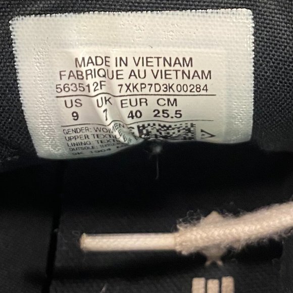 Ladies Black Converse - Picture 11 of 11